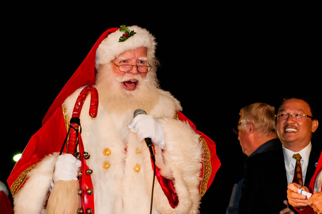 Fountain-Valley-Tree-Lighting-2017-02
