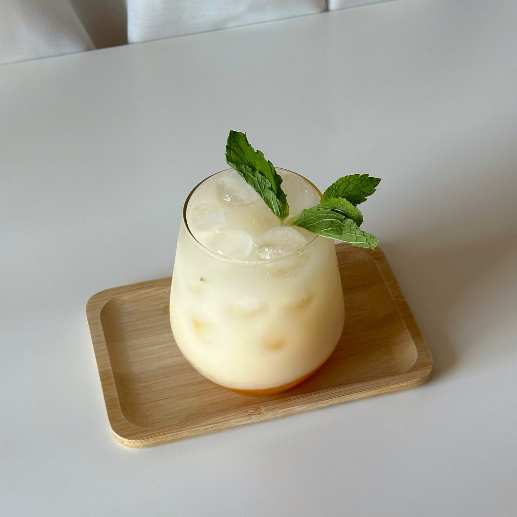 Fizzy Apricot Yakult Refresher
